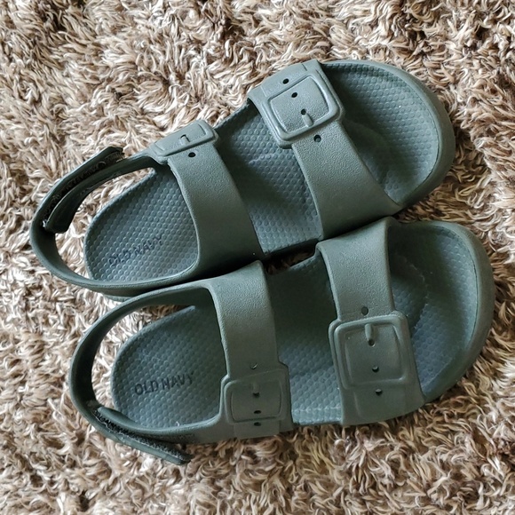 Old navy sandals - Picture 3 of 5